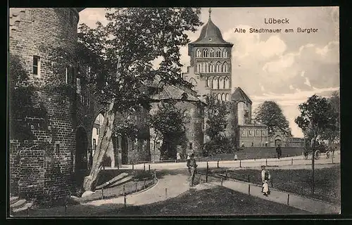 AK Lübeck, Alte Stadtmauer am Burgtor