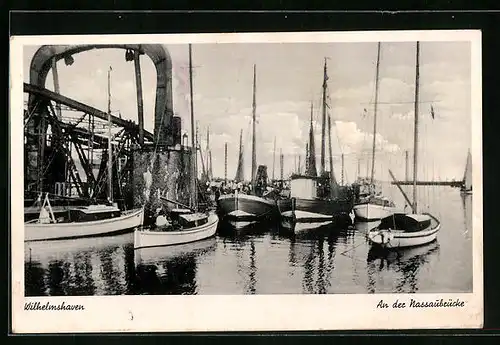 AK Wilhelmshaven, Boote an der Naussaubrücke