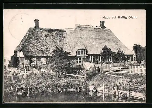 AK Hallig Oland, Ein Haus mit Reetdach
