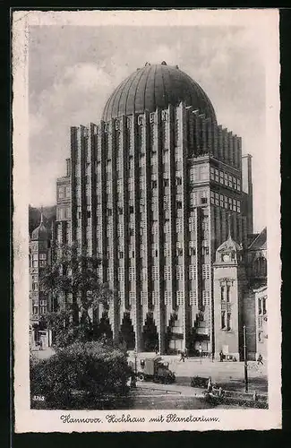 AK Hannover, Hochhaus mit Planetarium, Strassenpartie