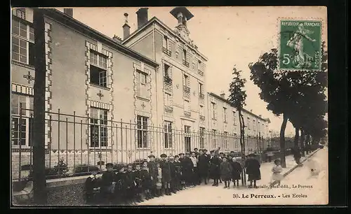 AK Le Perreux, Les Ecoles
