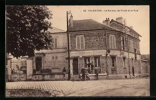 AK Valenton, Le Bureau de Poste et la Rue