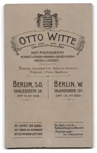 Fotografie Otto Witte, Berlin, Tauenzienstrasse 13a, Kleinkind mit Ohrringen
