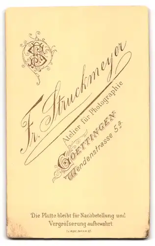 Fotografie Fr. Struckmeyer, Goettingen, Wendenstrasse 5a, Junges Ehepaar in Sonntagskleidung