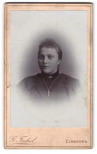 Fotografie G. Techel, Elmshorn, Mühlenstr. 12, Junge Dame mit Kragenbrosche und Kreuzkette