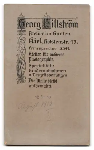 Fotografie Georg Billström, Kiel, Holstenstr. 43, Junger Herr im Anzug mit Krawatte