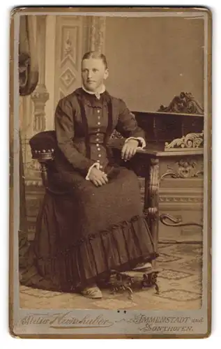 Fotografie Atelier Heimhuber, Immenstadt, Junge Dame in modischer Kleidung