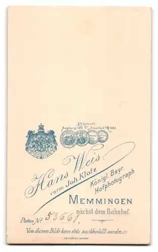 Fotografie Hans Weis, Memmingen, Kleines Kind in hübscher Kleidung