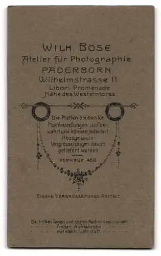 Fotografie Wilh. Böse, Paderborn, Wilhelmstrasse 11, Junges Geschwisterpaar in weissen Kostümen