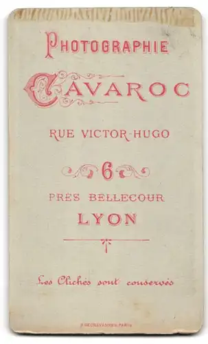 Fotografie H. Cavaroc, Lyon, Rue Victor-Hugo 6, Junge Dame mit hochgesteckten Haaren