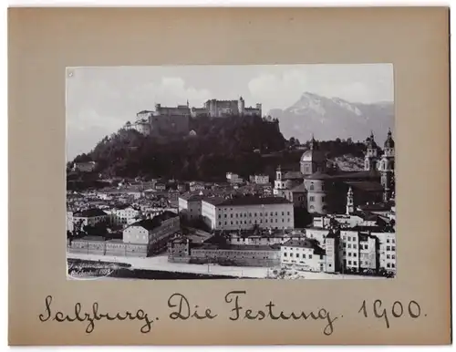 Fotografie Grainer, Reichenhall, Ansicht Salzburg, Stadtansicht mit Festung Hohensalzburg 1900