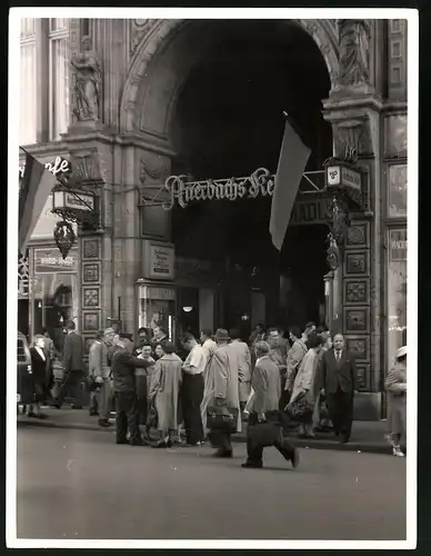 Fotografie unbekannter Fotograf, Ansicht Leipzig, Eingang zur Mädler Passage Grimmaische Strasse 2-4