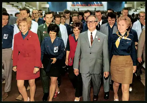 Fotografie Delegierte des IX. Parlaments der FDJ empfangen Erich Honecker