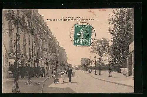 AK Choisy-le-Roi, Avenue de l`Hôtel de Ville et entrée du Parc