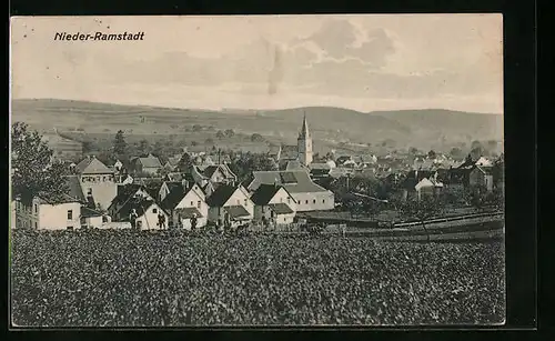 AK Nieder-Ramstadt, Panorama mit Kirche