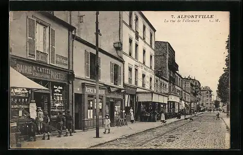 AK Alfortville, La Rue de Villeneuve