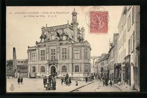 AK Arcueil-Cachan, Place de la Republique et l`Hotel de Ville