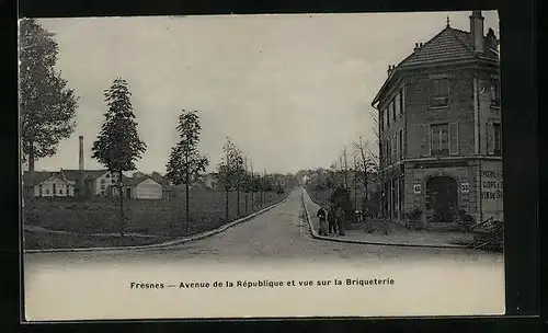 AK Fresnes, Avenue de la Republique et vue sur la Briqueterie