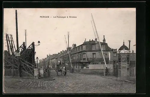 AK Persan, Le Passage a Niveau