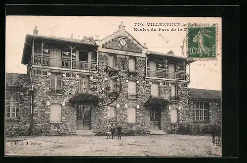 AK Villeneuve-le-Roi, Ecoles du Parc de la Faisanderie