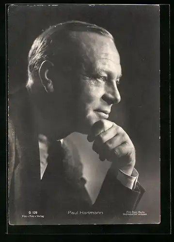 AK Schauspieler Paul Hartmann in Denkerpose