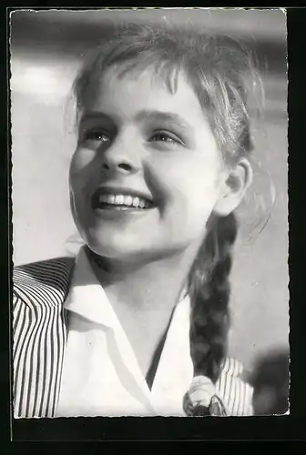 AK Schauspielerin Sabine Sinjen mit strahlendem Lächeln