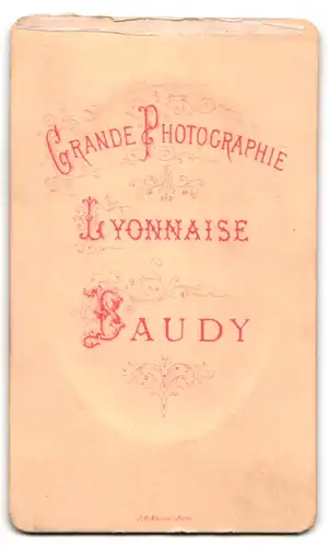 Fotografie Lyonnaise Baudy, Ort unbekannt, Herr mit Mittelscheitel