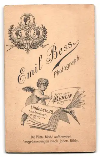 Fotografie Emil Bess, Berlin, Lindenstrasse 38, Junger Mann mit Krawatte
