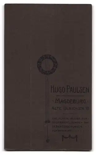 Fotografie Hugo Paulsen, Magdeburg, Alte Ulrichstrasse 18, Junger Mann im karierten Anzug