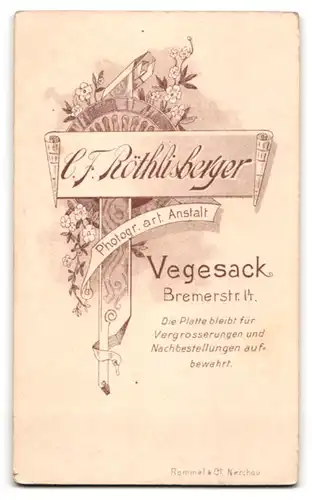 Fotografie C. F. Röthlisberger, Vegesack, Bremerstrasse 14, Junger Herr mit weisser Krawatte