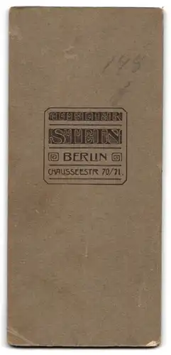 Fotografie Ateleir Stein, Berlin, Chausseestr. 70-71, Junger Herr in eleganter Kleidung