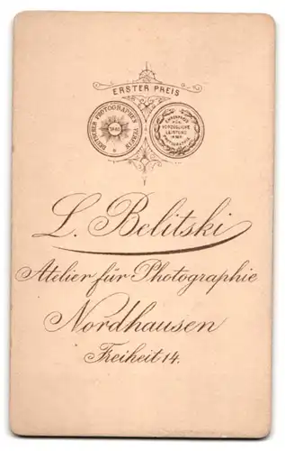 Fotografie L. Belitski, Nordhausen, Freiheit 14, Bürgerliches Paar in hübscher Kleidung