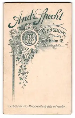 Fotografie Andr. Specht, Flensburg, Holm 12, Medaille mit Köpfen von Niepce, Daguerre und Talbot