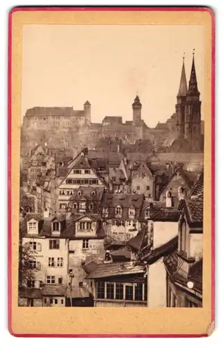 Fotografie unbekannter Fotograf, Ansicht Nürnberg, Panorama mit der Carlsbrücke und dem Schloss