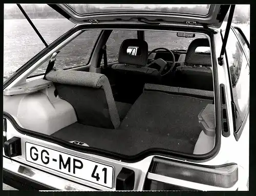 Fotografie Auto Mitsubishi Colt GLX, Blick in den Kofferraum