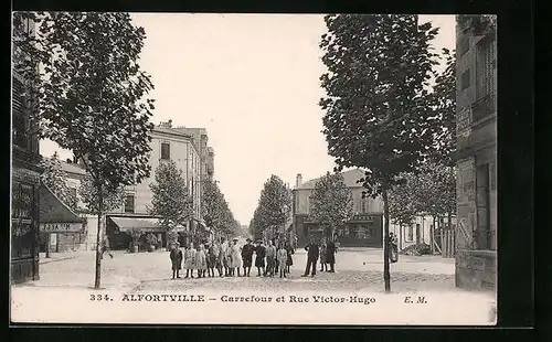 AK Alfortville, Carrefour et Rue Victor-Hugo