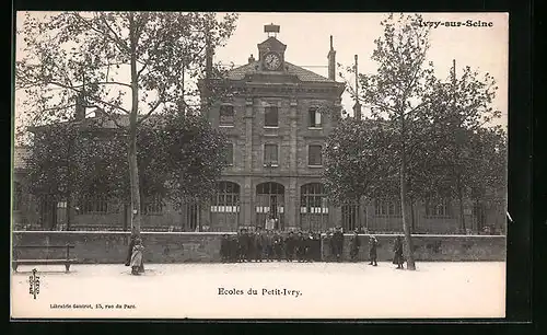 AK Ivry-sur-Seine, Ecoles du Petit-Ivry