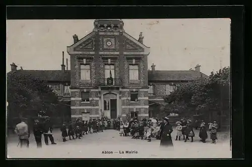 AK Ablon, La Mairie