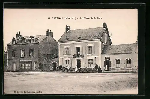 AK Savenay, La Place de la Gare, Hotel de Gare