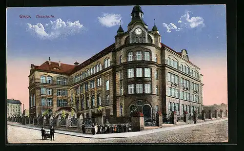 AK Gera, Ostschule mit Schulkindern