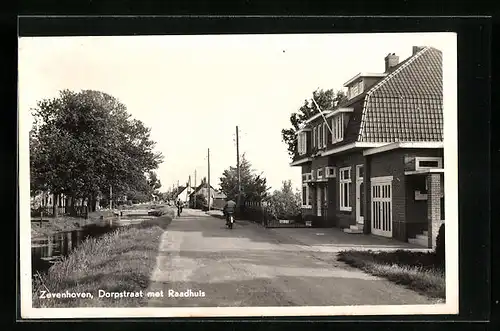 AK Zevenhoven, Dorpstraat met Raadhuis