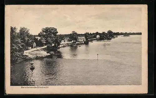 AK Benedeneinde-Sliedrecht, Ortsansicht vom Wasser aus aus der Vogelschau