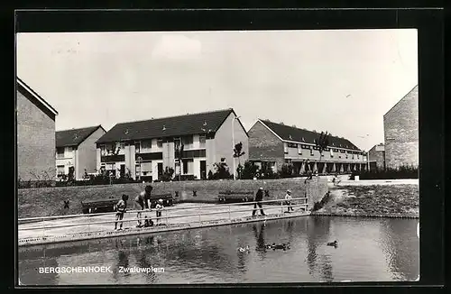 AK Bergschenhoek, Zwaluwplein