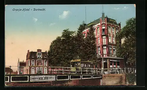 AK Dortrecht, Oranje-Hotel