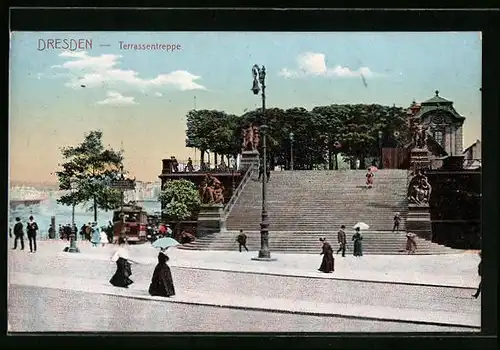 AK Dresden, Terrassentreppe mit Strassenbahn