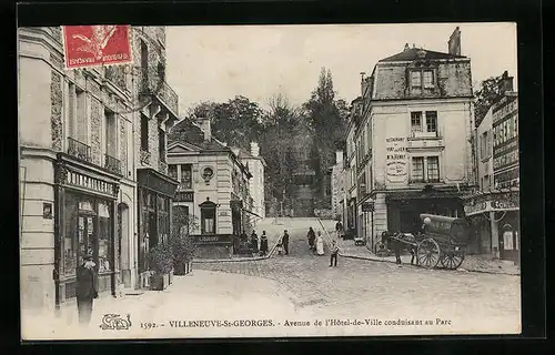 AK Villeneuve-Saint-Georges, Avenue de l`Hotel-de-Ville conduisant au Parc