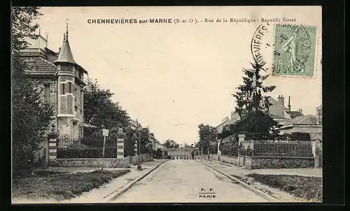 AK Chennevieres-sur-Marne, Rue de la Republique