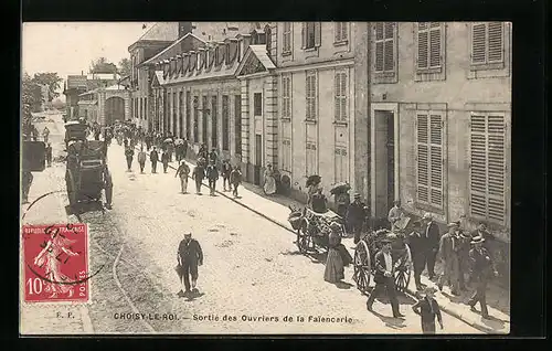 AK Choisy-le-Roi, Sortie des Ouvriers de la Faiencerie