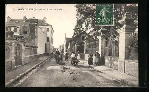 AK Mandres, Rue de Brie, Strassenpartie