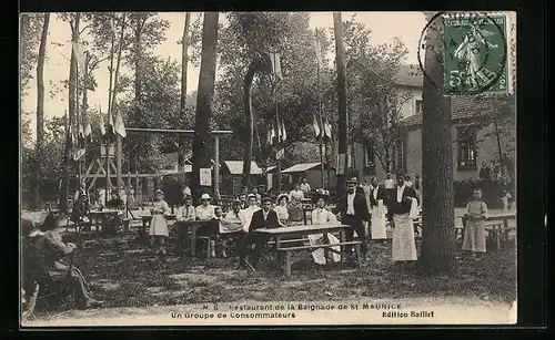 AK St-Maurice, Restaurant de la Baignade, Un Groupe de Consommateurs